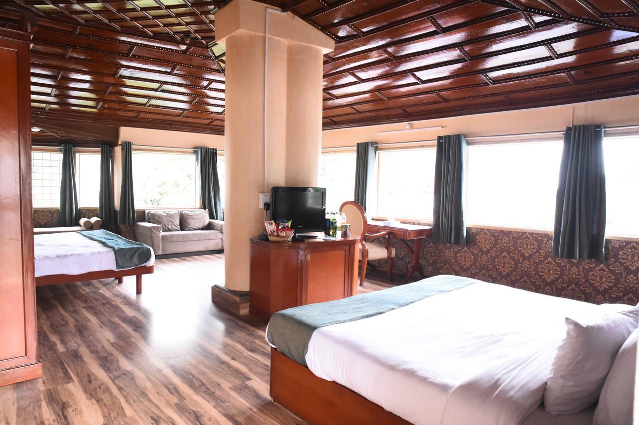 Hotel Skylark Nainital Exteriör bild